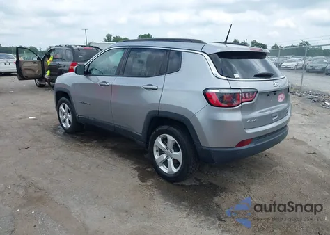 2018 Jeep Compass Latitude 4X4 z USA, uszkodzony, nr VIN 3C4NJDBB8JT339506